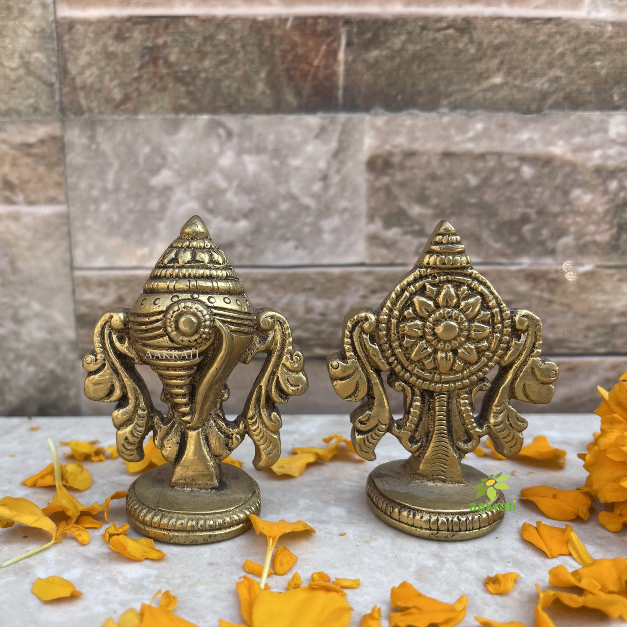 Ashopi Decor Brass Shank Chakra Motives | Pairing for Pooja | Housewarming Essentials Decorative Showpiece - 5.08 cm (Brass, Yellow)
