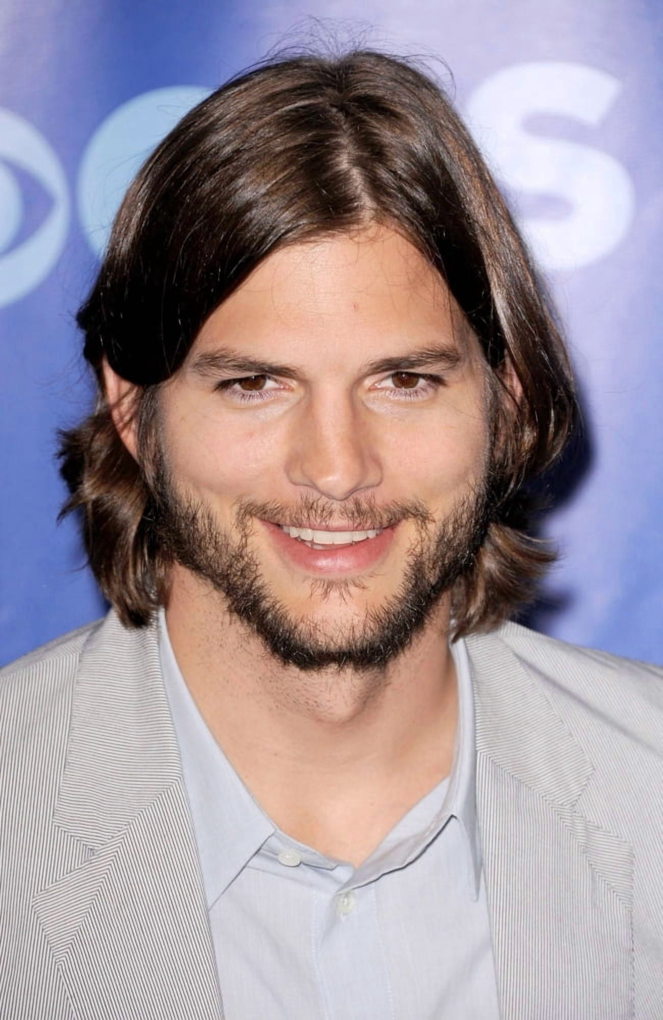 Ashton Kutcher At Arrivals For Cbs Upfront Presentation For Fall 2011 Canvas Art - (16 x 20)