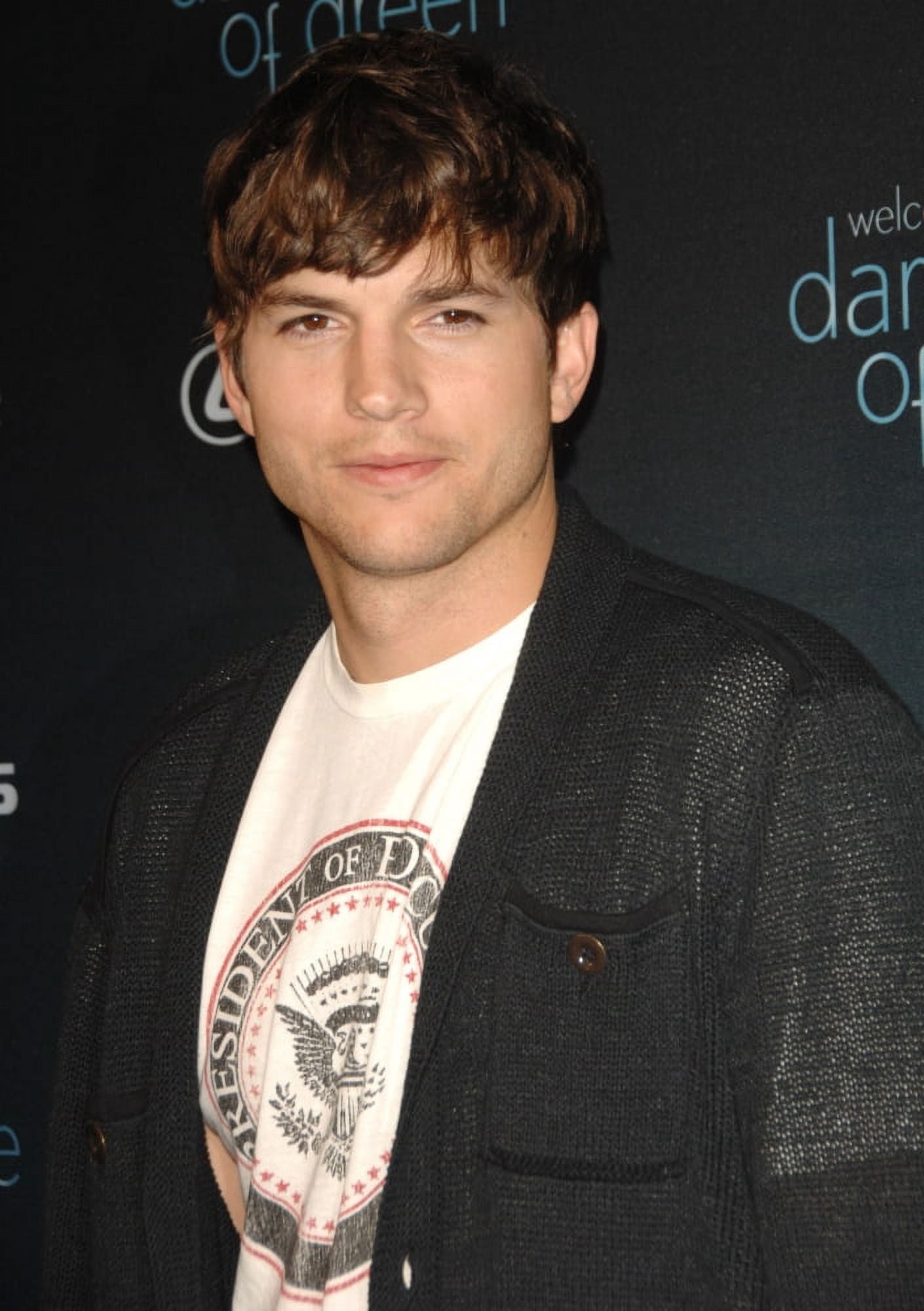 Ashton Kutcher At Arrivals For The Darker Side Of Green Debate Canvas Art - (16 x 20)