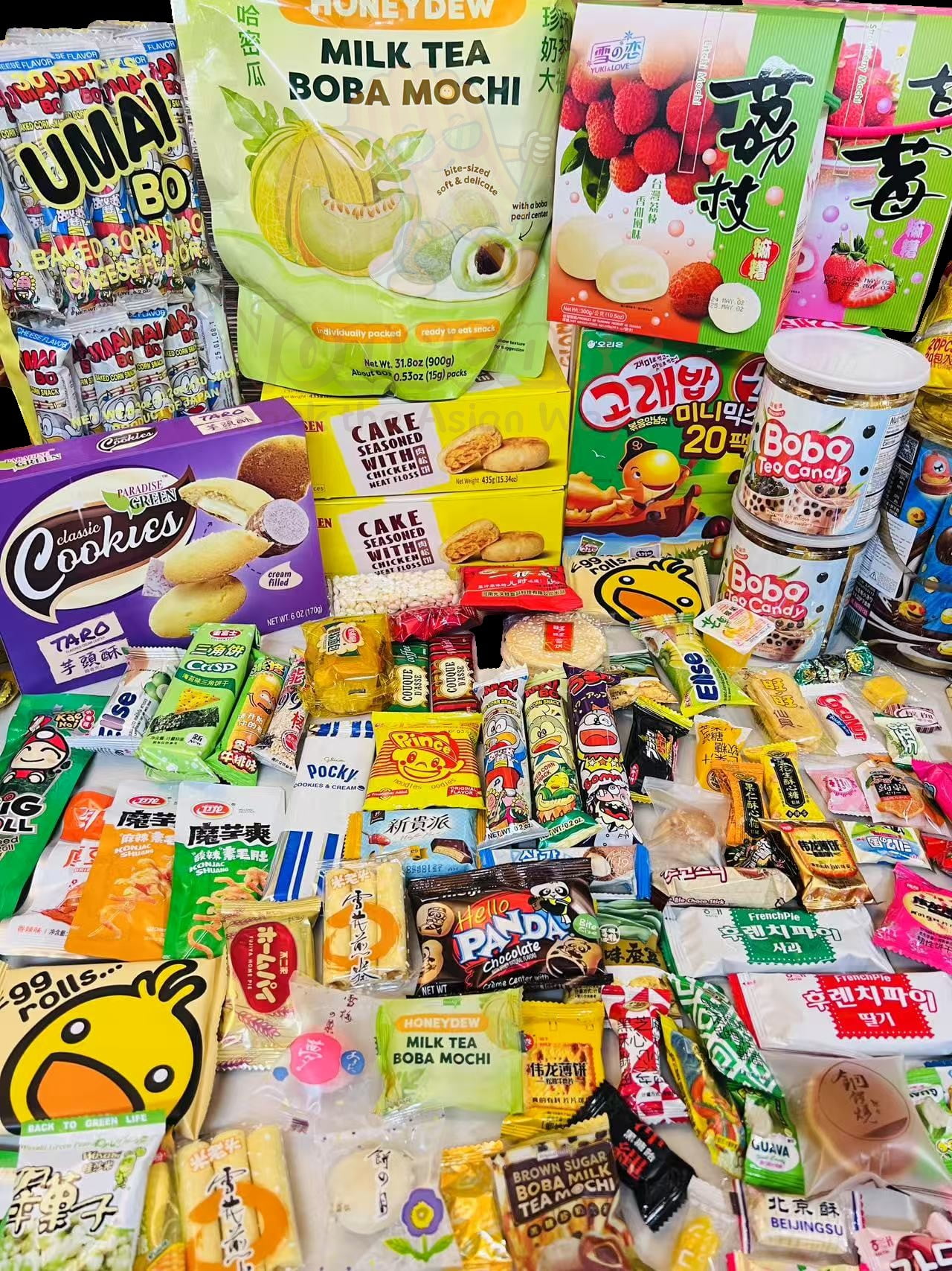 Asian Snack Box Gift Set (40 Treats + 2 Ramen + Drink) – Japanese, Korean & Chinese Snacks, Candy, Chips & Noodles Sampler