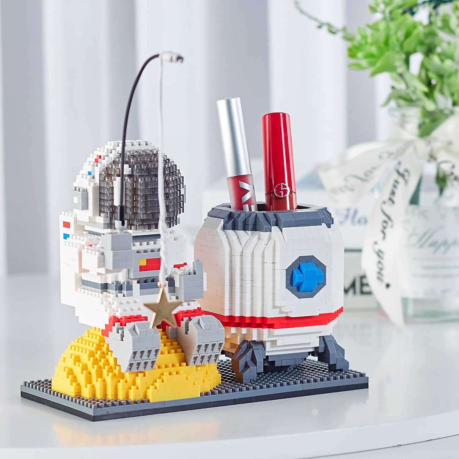 Astronaut Mini Building Blocks Pen Holder Desktop Cute Micro
