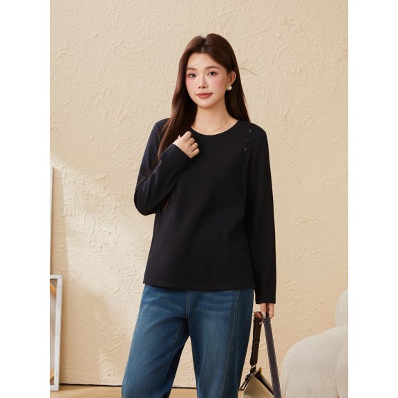 Asymmetrical slim top with broken stitches