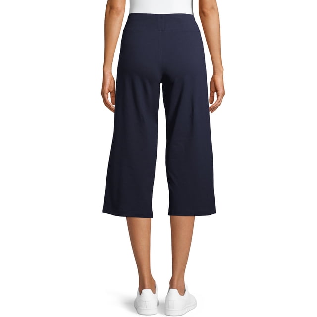 Athletic Works Women's Athleisure Relaxed Capri with Pockets