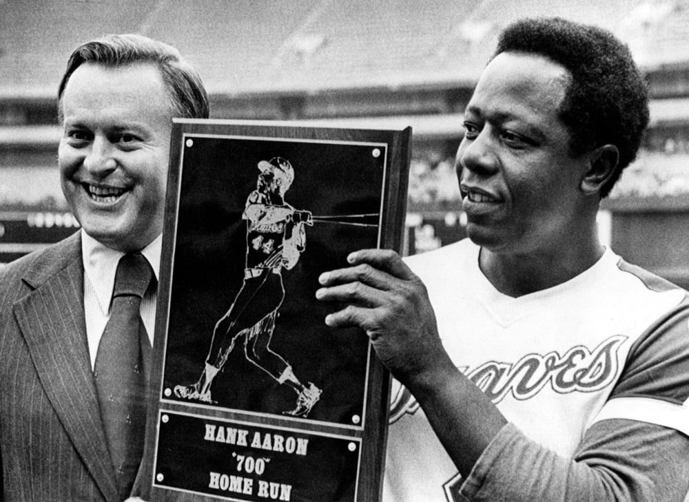 Atlanta Braves President William Bartholomay Presents Hank Aaron With The Plaque Honoring His 700Th Home Run History (