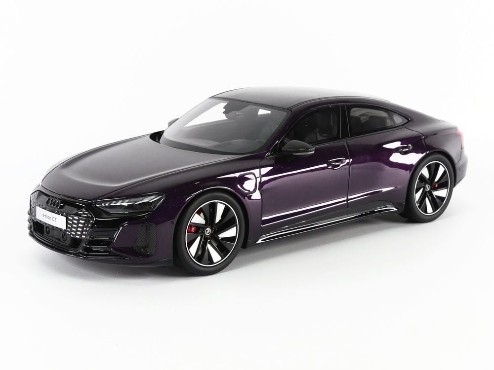 1/43 Audi 特注 Audi e-torn GT Spark Audi RS e-tron GT 2022 - 1:43 Scale Toy Car Bburago 30463S