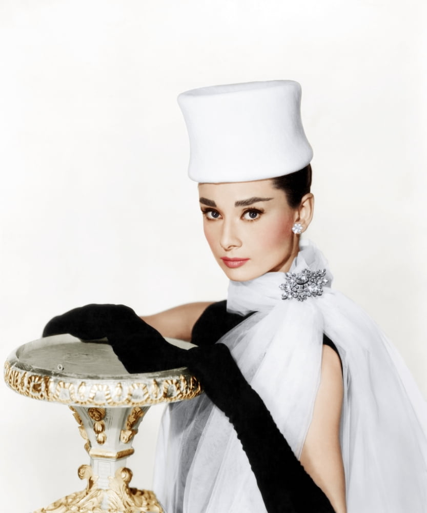 Audrey Hepburn Canvas Art - (16 x 20)