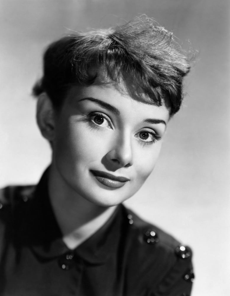 Audrey Hepburn Canvas Art - (16 x 20)