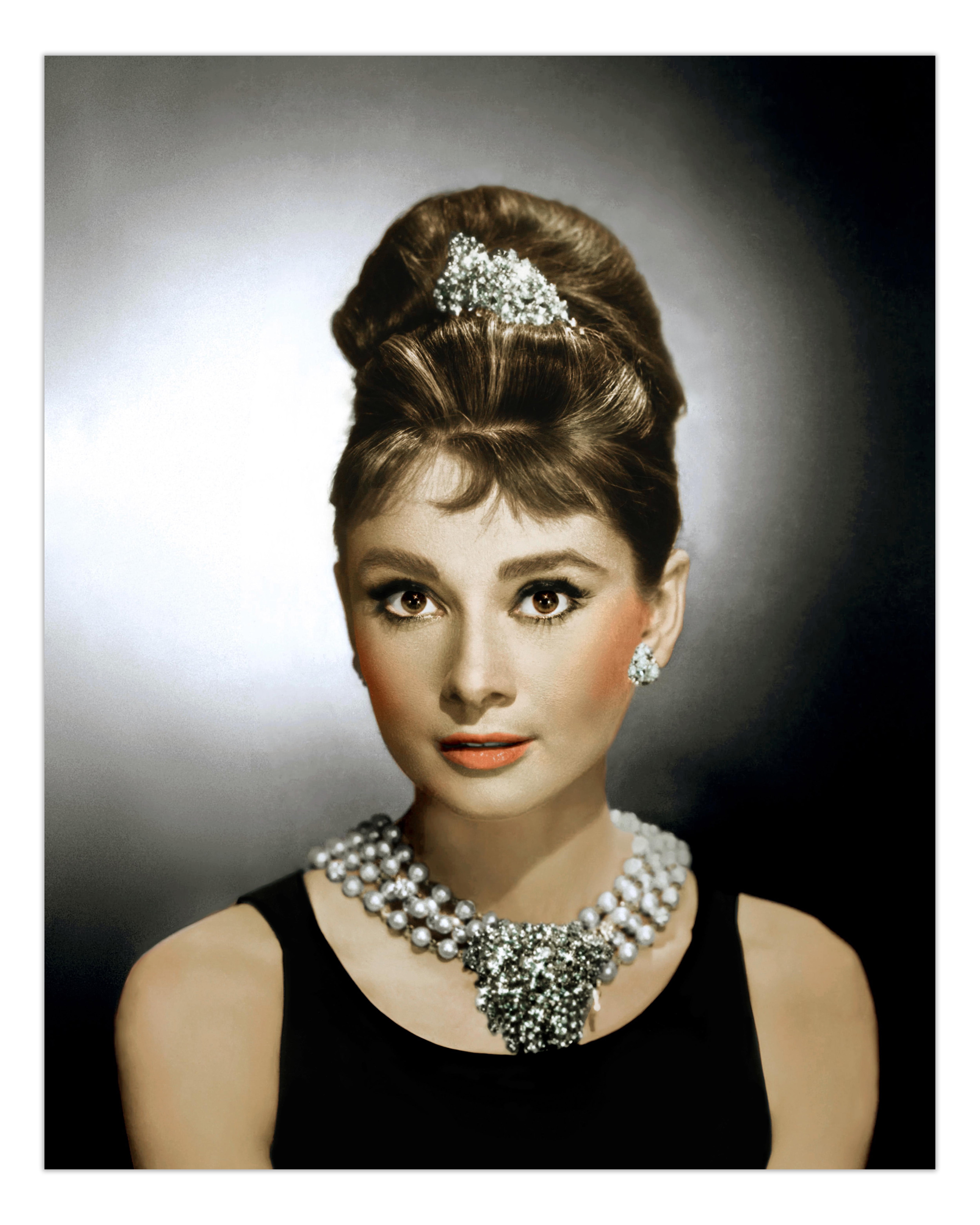Audrey Hepburn Pearl Necklace Breakfast Tiffany