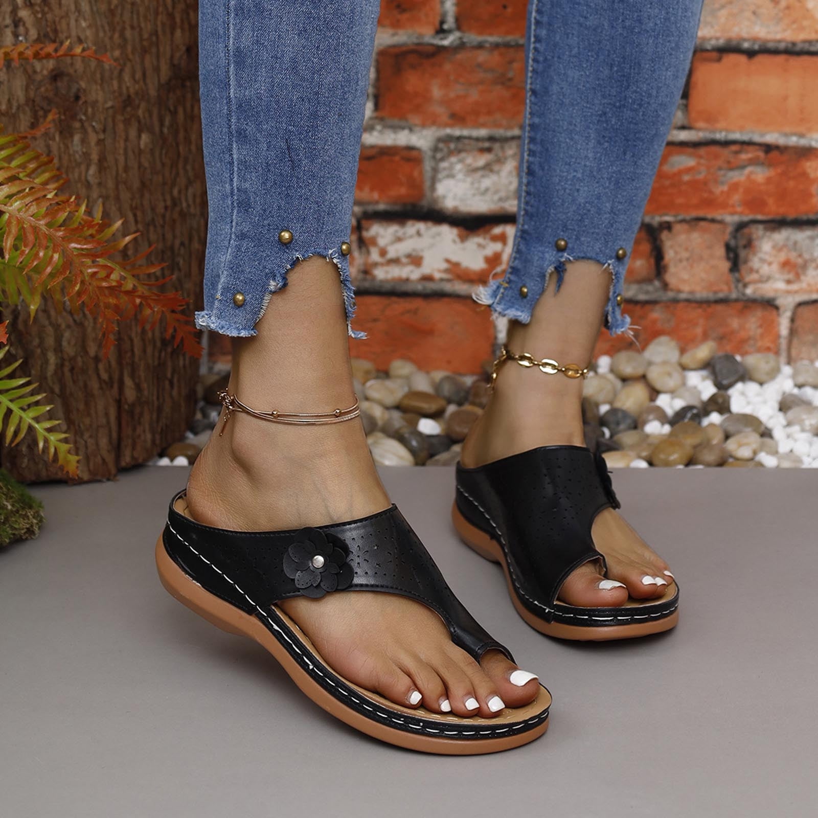 Womens Plus-Size Flip-Flop Sandals