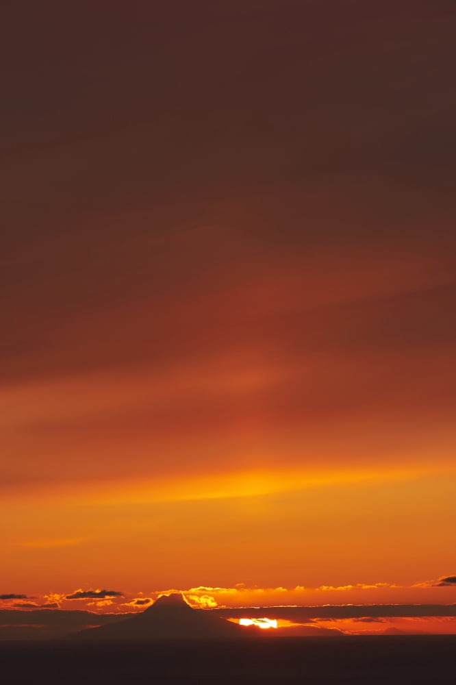 Augustine Volcano Silhouetted Sunset Across Cook Inlet From Homer Alaska Spring Canvas Art - Scott Dickerson Design Pics (22 x 34)