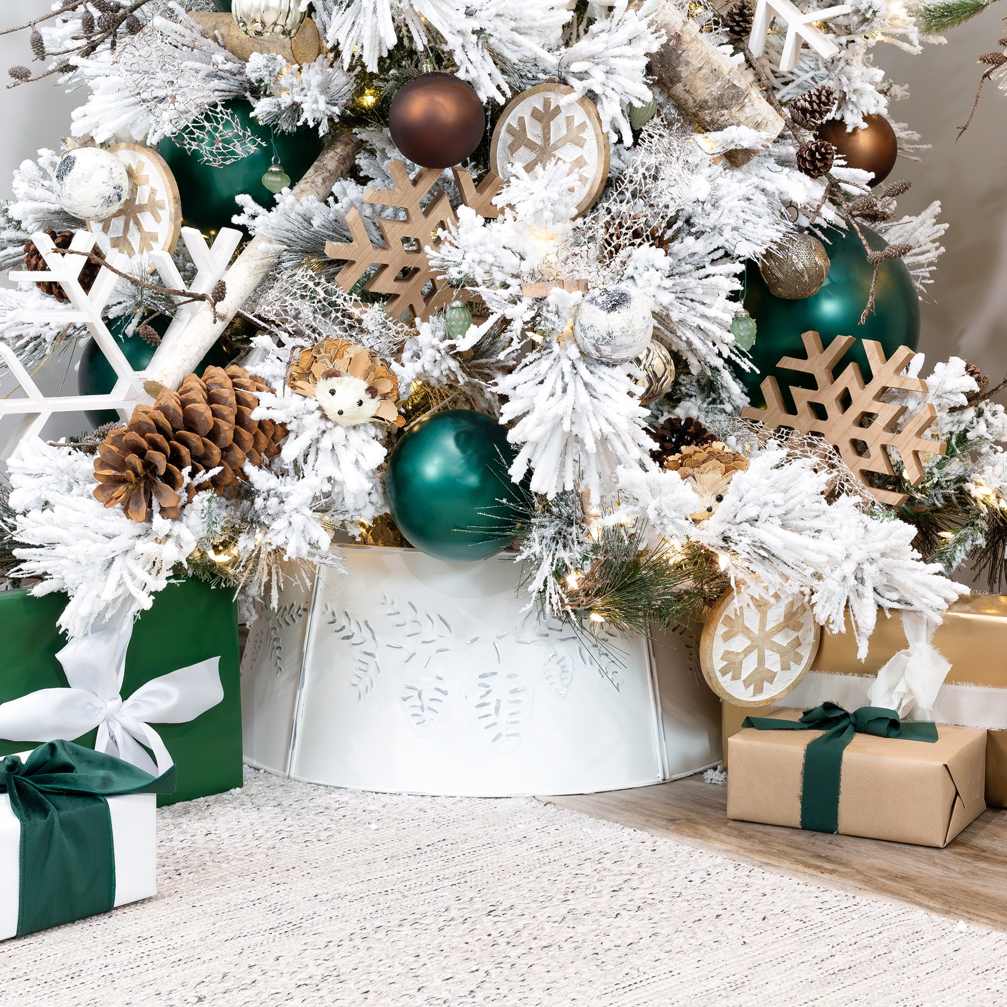 Large White Pine Embossed Iron Christmas Tree Collar