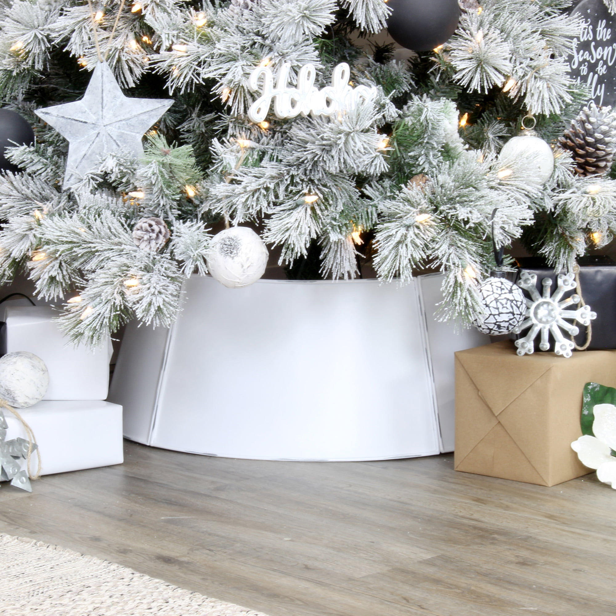 AuldHome White Farmhouse Tree Collar, 29Inch Diameter Base Vintage