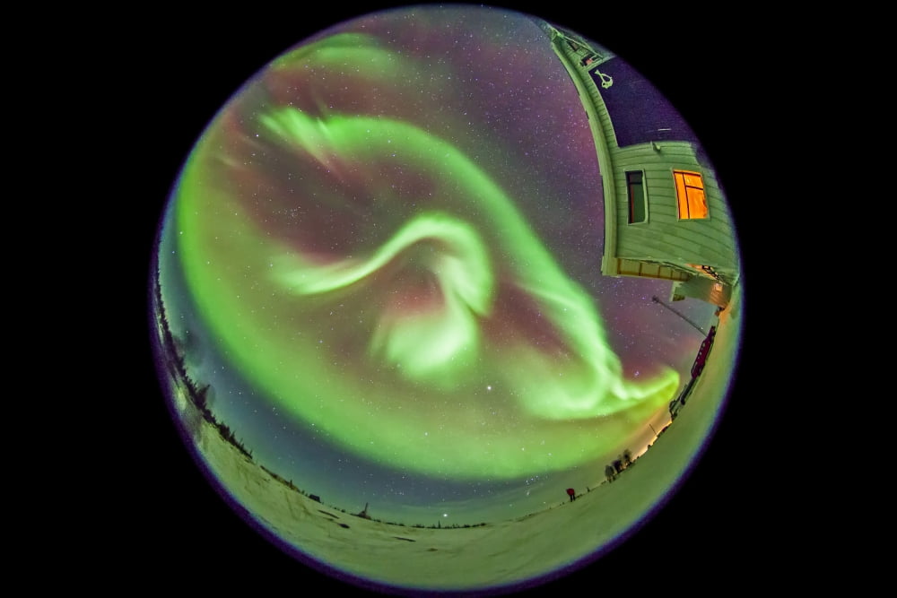 Aurora borealis over Churchill Manitoba Canada Canvas Art - Alan DyerStocktrek Images (17 x 12)
