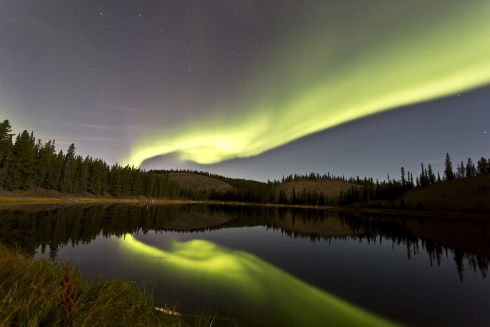 Aurora borealis over Hidden Lake Yukon Canada Canvas Art - Jonathan TuckerStocktrek Images (18 x 12)