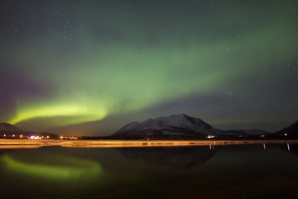 Aurora borealis over Nares Lake Carcross Yukon Canada Canvas Art - Joseph BradleyStocktrek Images (18 x 12)