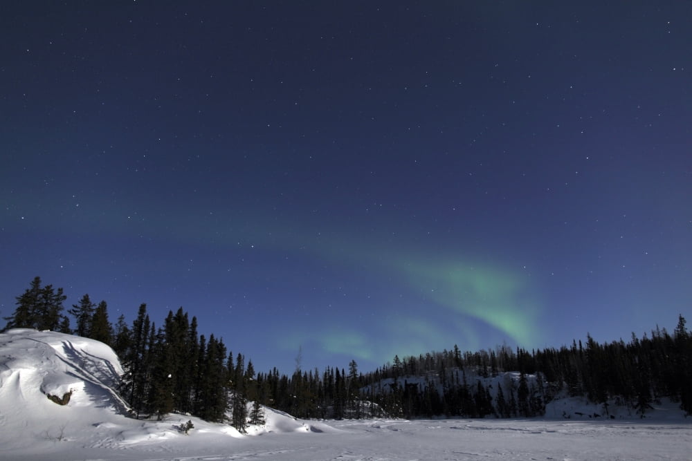 Aurora over Vee Lake Yellowknife Northwest Territories Canada Canvas Art - Yuichi TakasakaStocktrek Images (35 x 23)