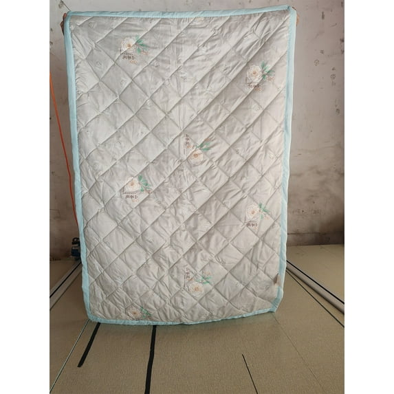 AuroraX Cozy Cute Quilted Throw Blanket Twin Size for Bed Couch Decorative Soft Cotton Blanket for Office School Nap Hypoallergenic 39"x59" Washable Throw