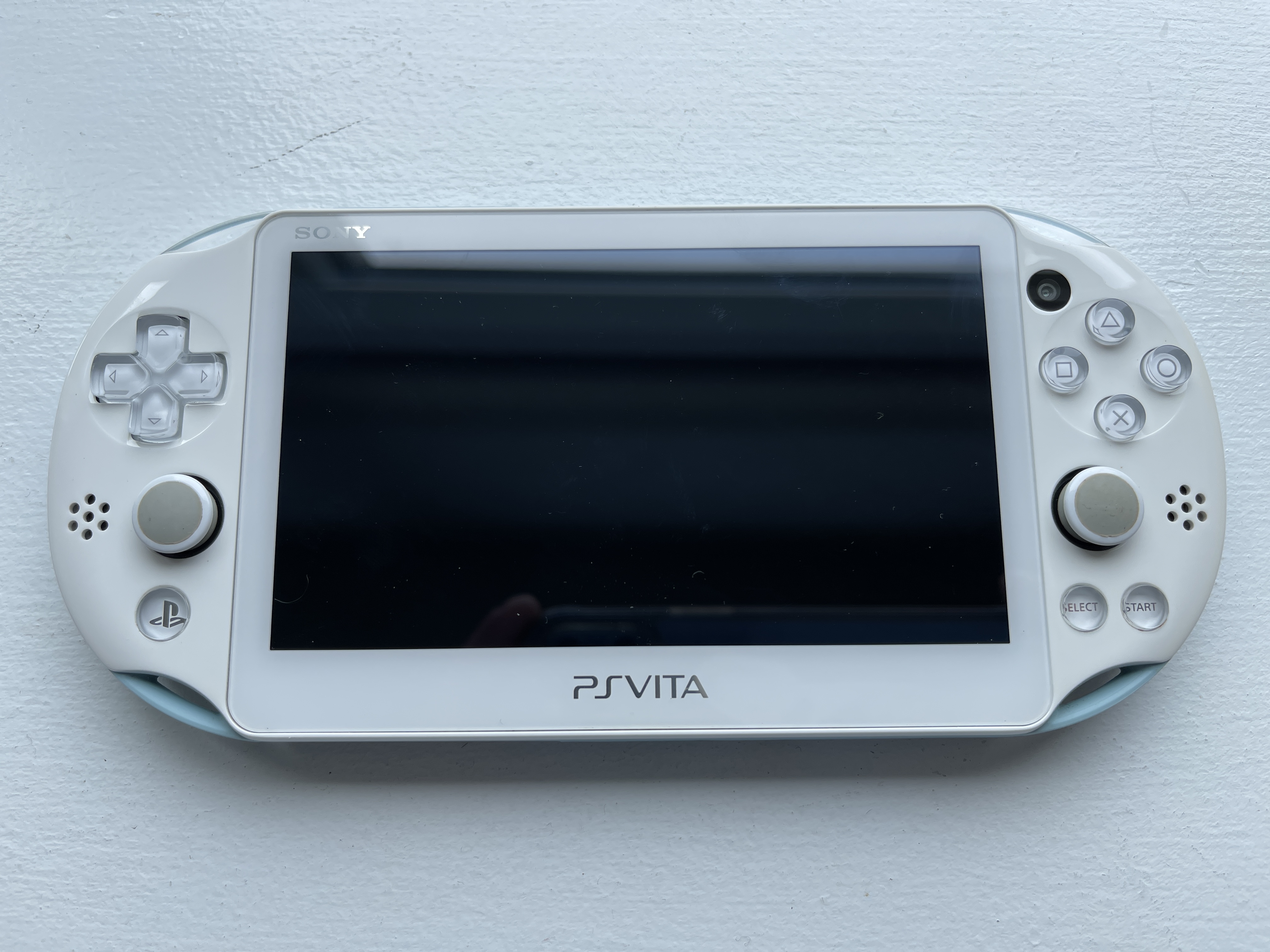 PlayStation Vita - 専用 psvita 2000 PlayStation vita Amazon.com: PlayStation Vita Wi-Fi Silver PCH-2000 ZA25