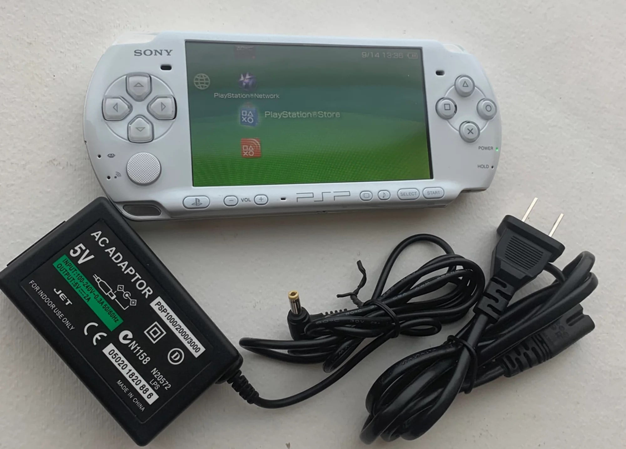 PSP 3000 Pearl White - Good Condition - OEM Japan Import US
