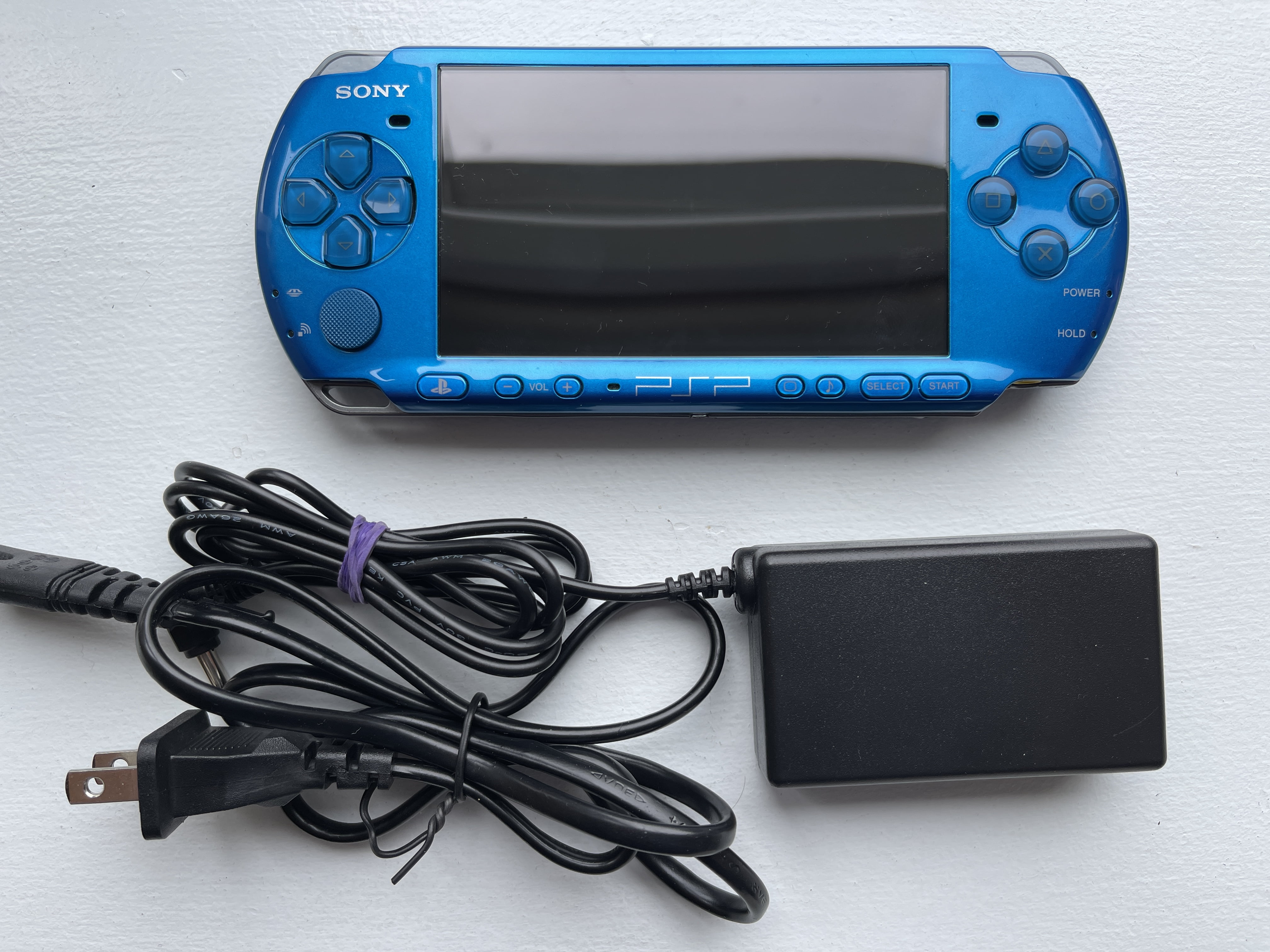  Sony Playstation Portable (PSP) 3000 Series Handheld Gaming  Console System - Blue (Renewed) : Video Games