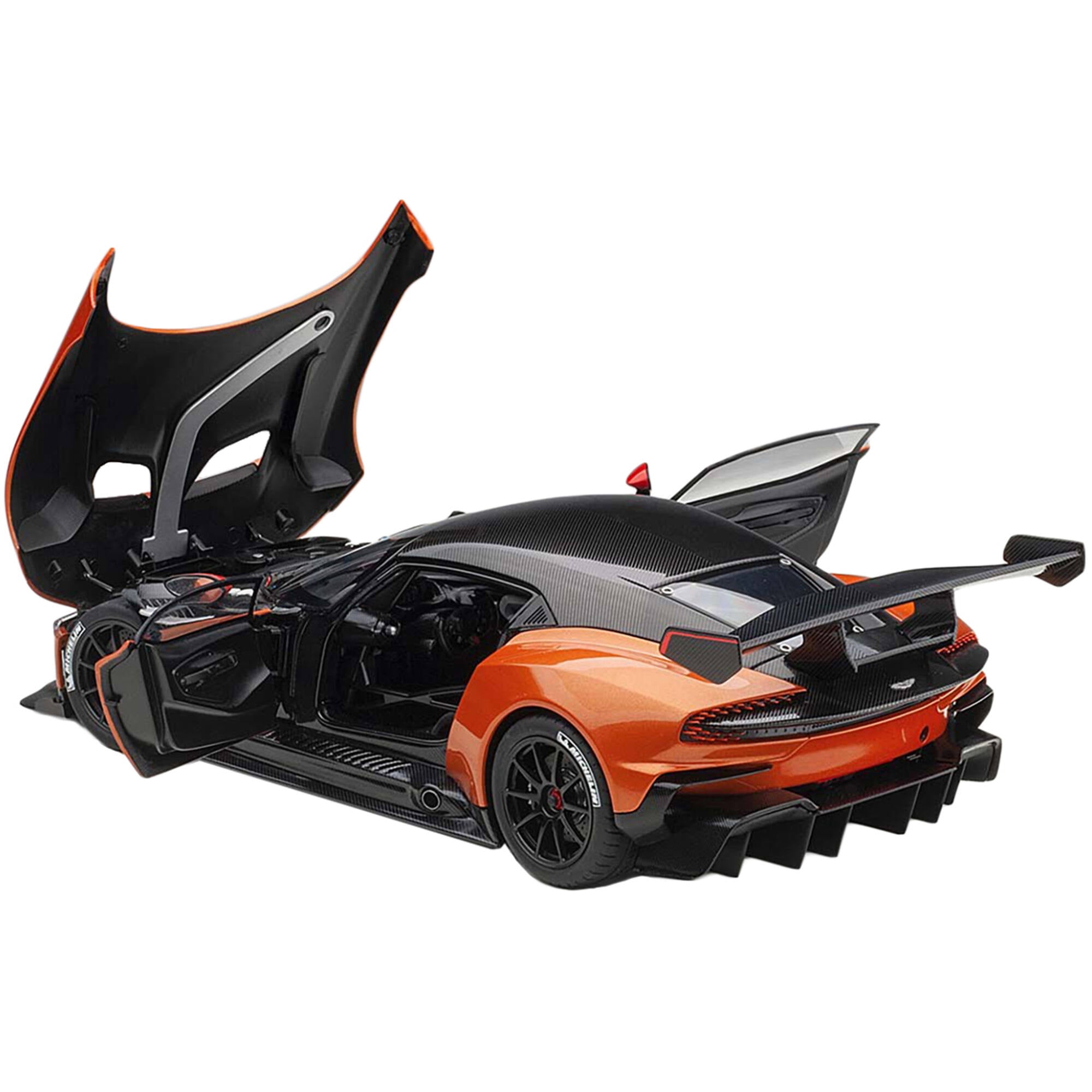 ミニカー Aston Martin V8 Vantage 1:18 Autoart AUTOart 1:18 Aston Martin Vantage V12 Red 2010 – DiecastTalk