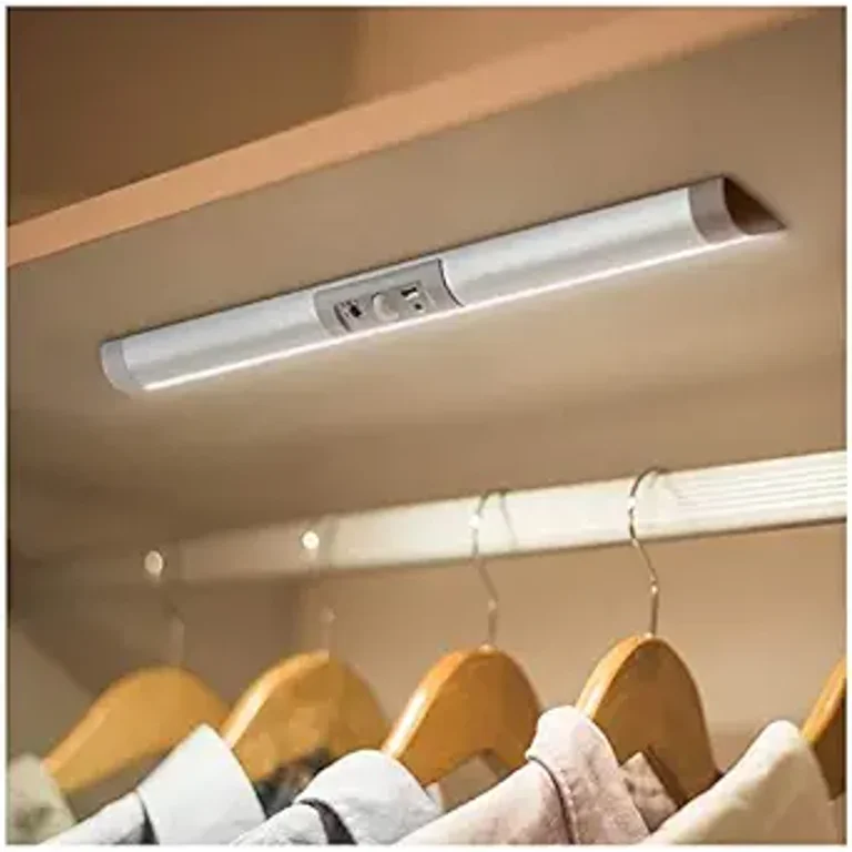 Automatic Motion Sensor Lighting with Eye Protection Design