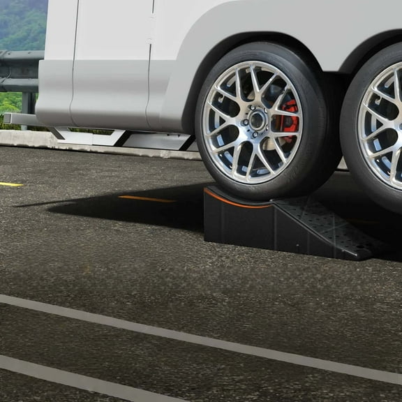 Automobile ramps, elevating automobile ramps, PP plastic tire ramps, serrated design, used for oil changes, wheel adjustments, vehicle elevation maintenance, suitable for repair shops and garages.