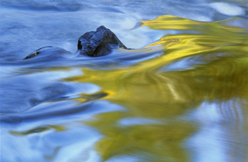 Autumn Colors Reflected In Rushing Water Rushing River Provincial Park Ontario Canvas Art - Mike Grandmaison  Design Pics (18 x 11)