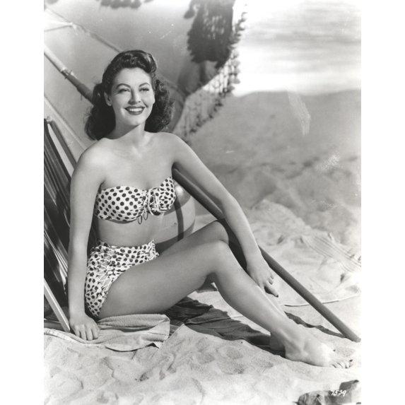 Ava Gardner Posed in Swimming Suit Photo Print (8 x 10)