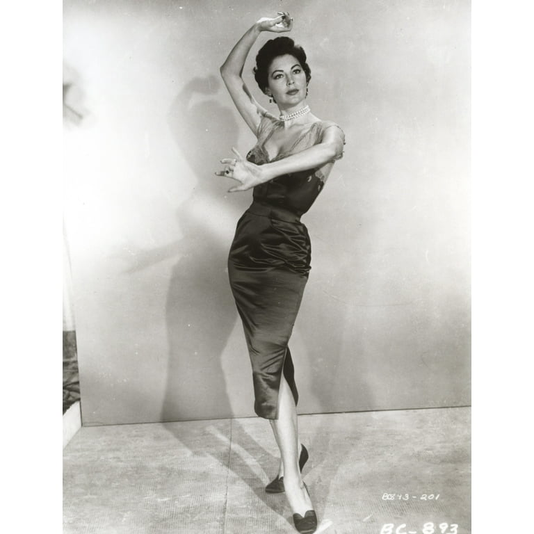 Ava Gardner on a Dress Portrait Photo Print (8 x 10) - Walmart.com