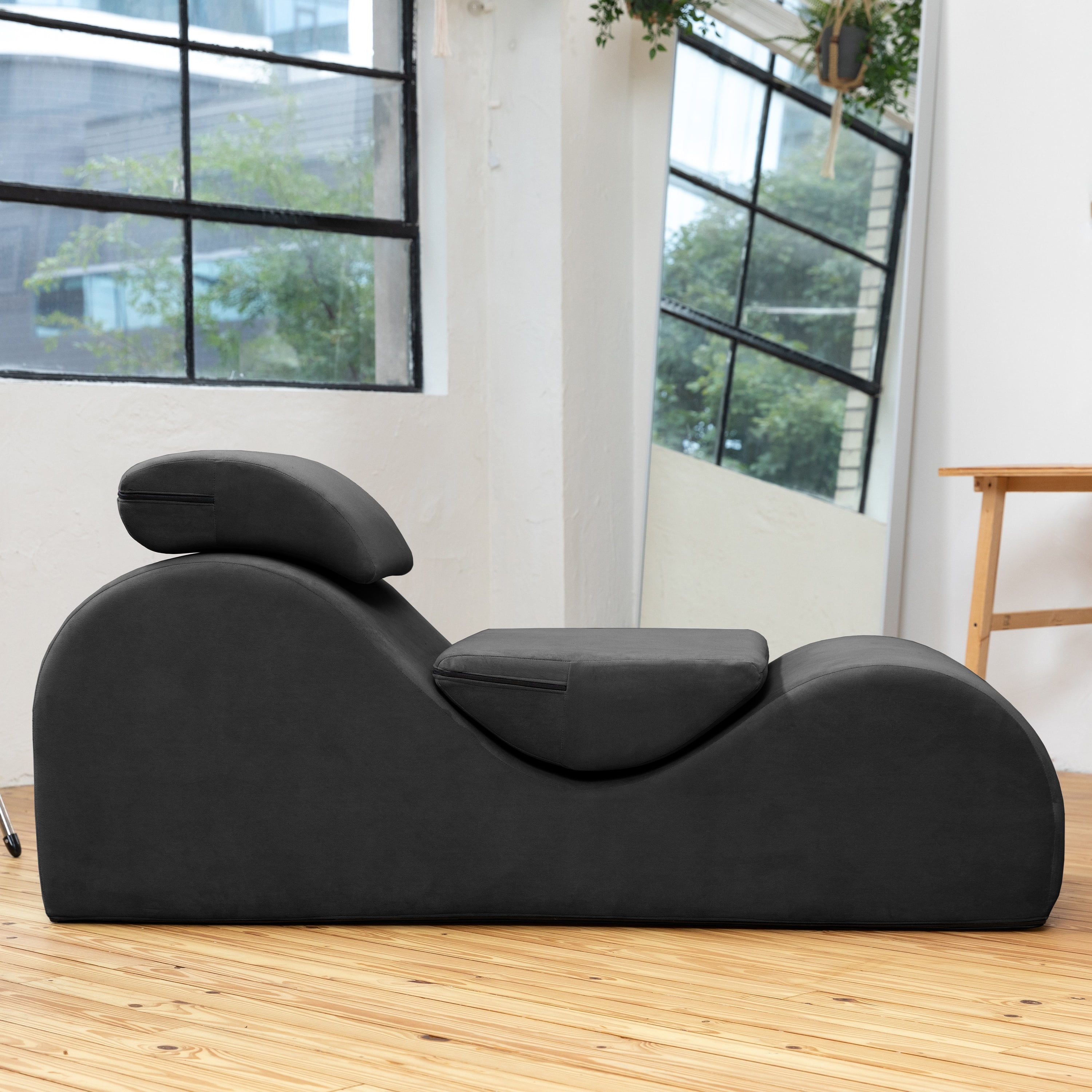 Black High-Density Foam Modern Massage Chaise Lounge