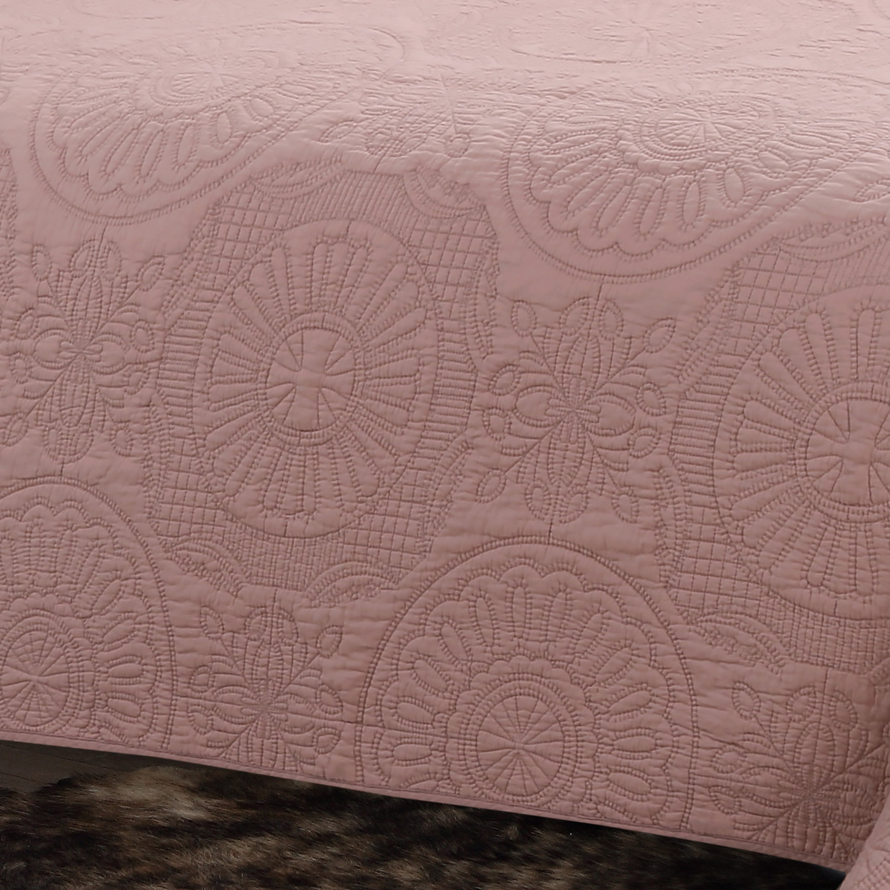 Misty Rose Twin Cotton Floral Quilt Set with Shams