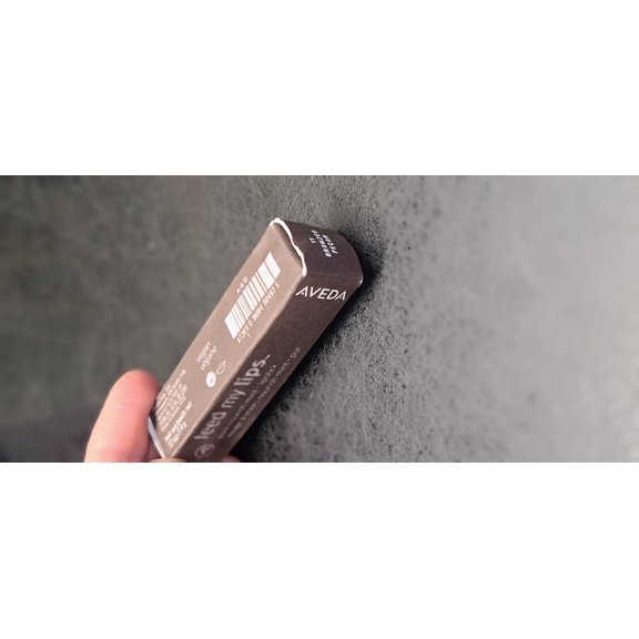 Aveda feed my lips 11 bronzed pecan 3.4g