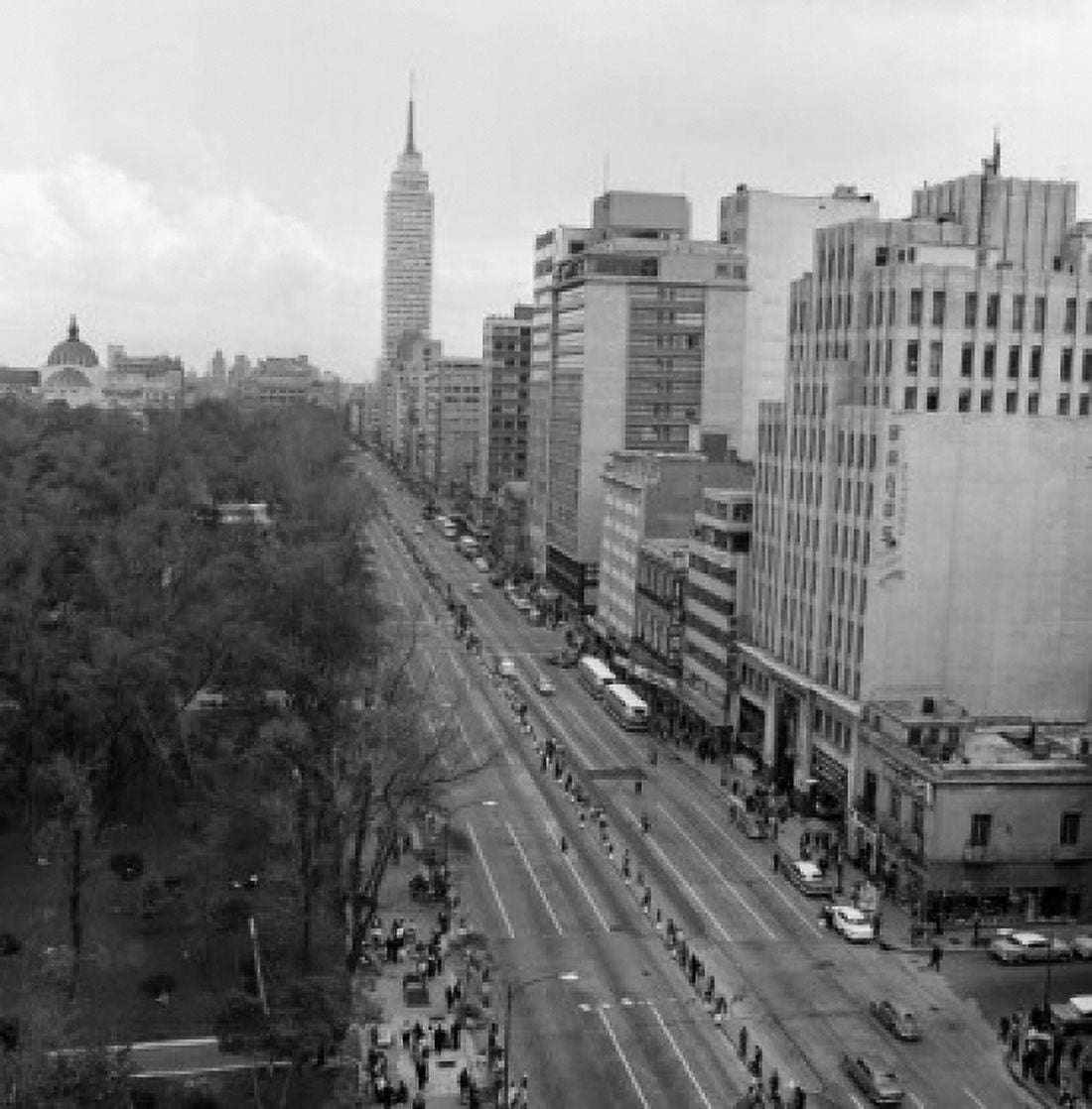 Avenida Juarez Mexico City Mexico Canvas Art - (24 x 36)