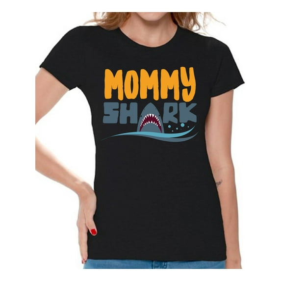 Awkward Styles Mommy Shark Tshirt for Women Shark Family T Shirt Matching Shark Shirts for Family Shark Gifts for Mom Shark Themed Party Outfit for Mom Shark Mom T-Shirt Family Vacation Shirts