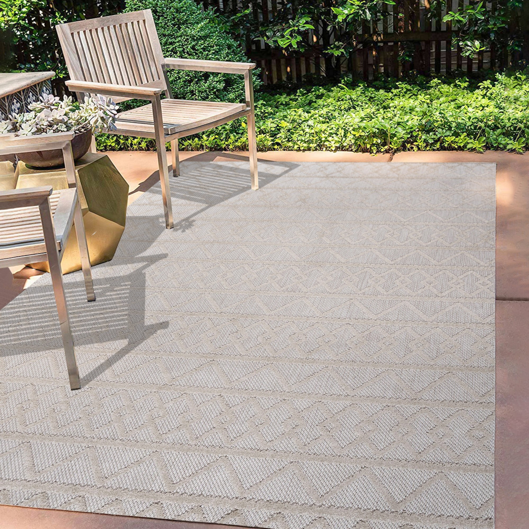 Ivory Geometric Synthetic Reversible 5x8 Area Rug