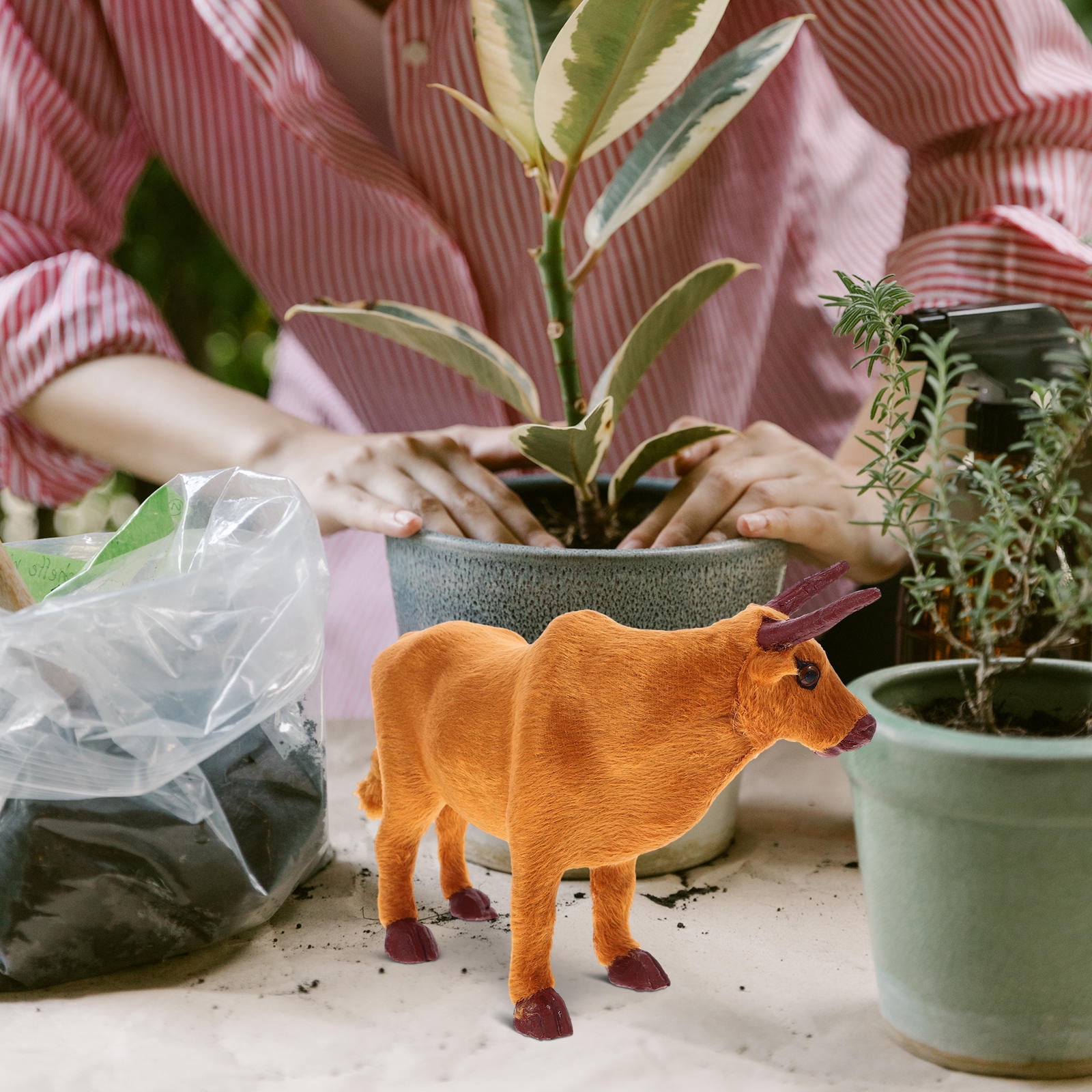 BALAHAPY 1Set Cattle Figurine Lifelike Cattle Figure for Outdoor Use ...
