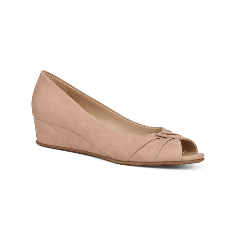 Bandolino beige pumps online