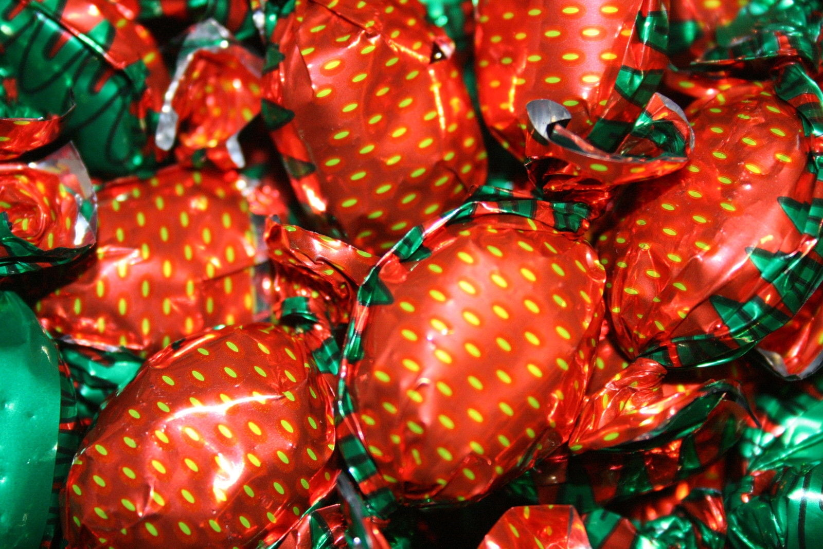 BAYSIDE CANDY STRAWBERRY BON BONS HARD CANDY, 2LBS