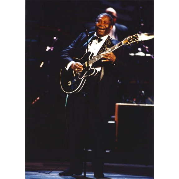 BB King Performing on Stage using Black Les Paul Guitar in Black Suit and Bow Tie Photo Print (24 x 30)