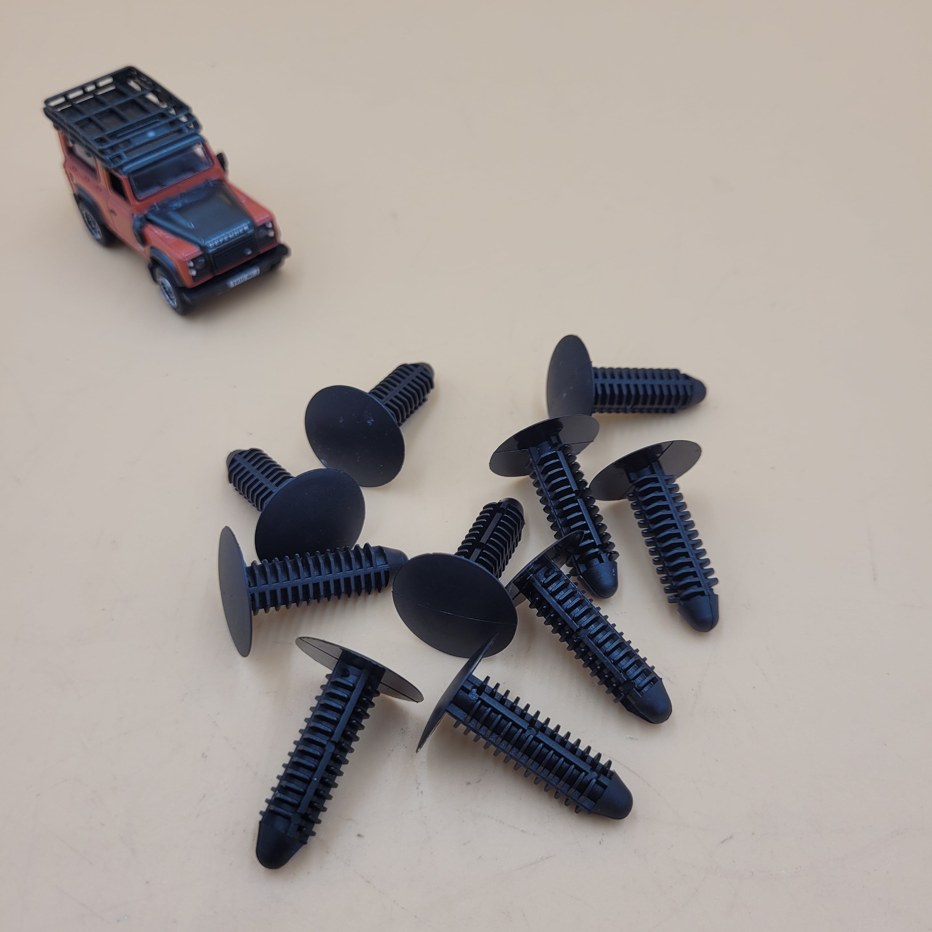 Land Rover Defender Front Bumper End Cap Clips X10 DZM100080 OEM