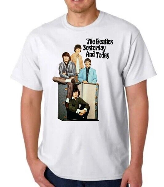Maglietta The Beatles "Ieri E Oggi" - Trunk Lennon McCartney, Stampa Macellaio. Cotone 100%, Bianca, Unisex.