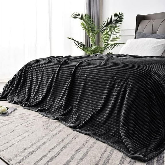 BEDELITE Fleece Blanket King Size – 3D Ribbed Jacquard Soft and Warm Decorative Fuzzy Blankets – Cozy, Fluffy, Plush Lightweight Throw Blankets for Couch, Bed, Sofa(Black, 108x90 inches)