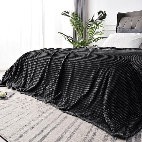 BEDELITE Fleece Blanket Queen Size – 3D Ribbed Jacquard Soft and Warm Decorative Fuzzy Blankets – Cozy, Fluffy, Plush Lightweight Throw Blankets for Couch, Bed, Sofa(Black, 90x90 inches)