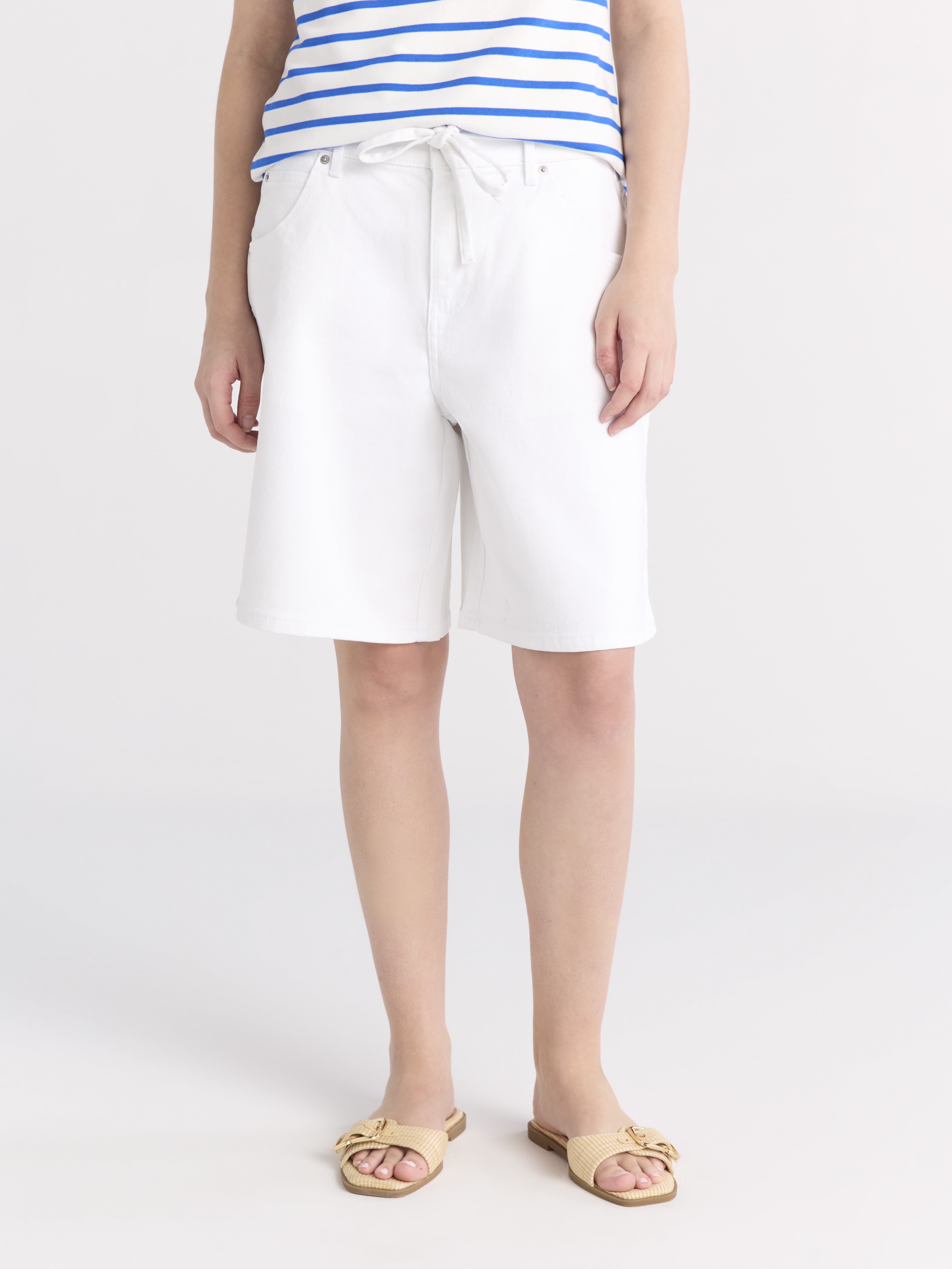 Free Assembly Women's and Women's Plus Bermuda Shorts with Belt, 9" Inseam, Sizes 0-28