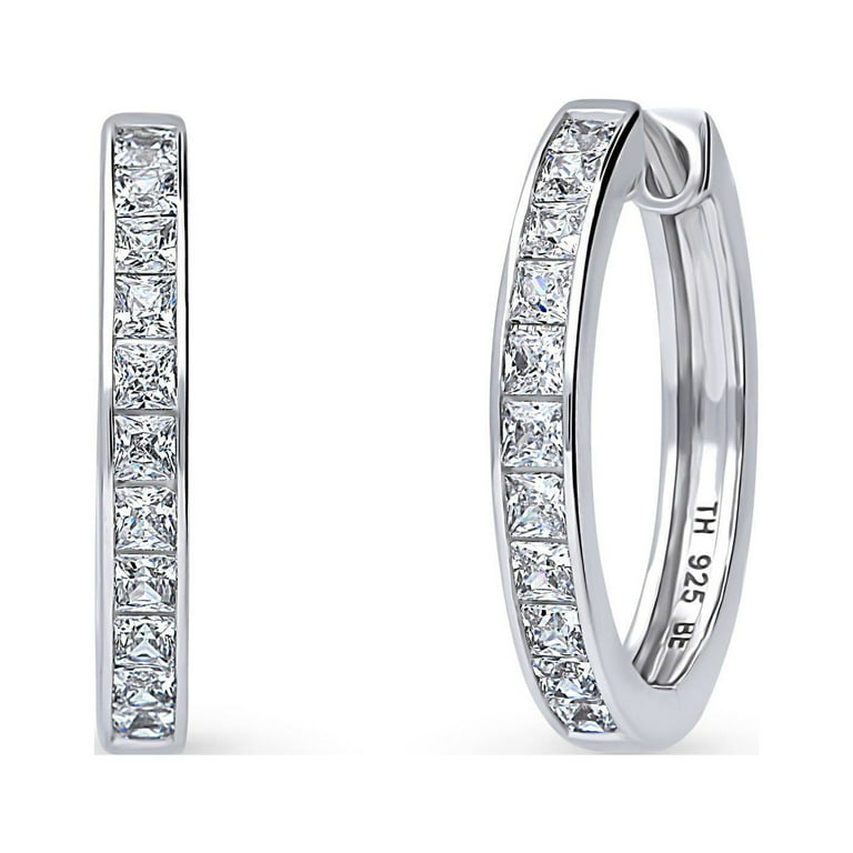 Single Bar Ring with Sparkling Cubic Zirconia Rhodium-plated Sterling Silver Single Bar Ring with Sparkling Cubic Zirconia Rhodium-plated Sterling Silver