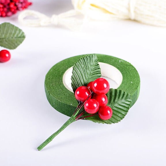 BESTYASH 100Pcs Red Artificial Berries Realistic Fake Berry Christmas Ornament for Home Decor and Holiday Decoration