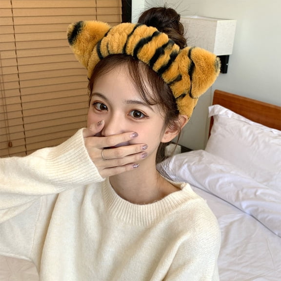 BESTYASH 2Pcs Stretch Plush Makeup Headband with Tiger Ears for Comfortable Face Washing and Spa