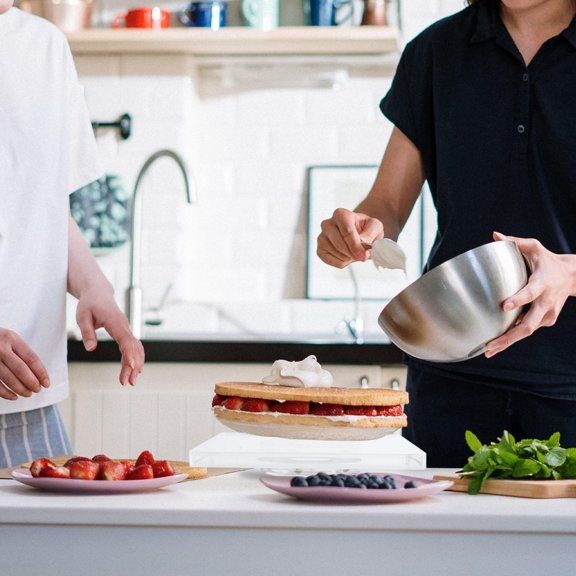 BESTYASH Acrylic Cake Turntable Decorating Tool for Home Bakers, 1 Set for Easy Cake Decorating