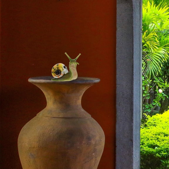 BESTYASH Snail Figurines Resin Snail Statue Miniature Animal Figurine 1Pcs